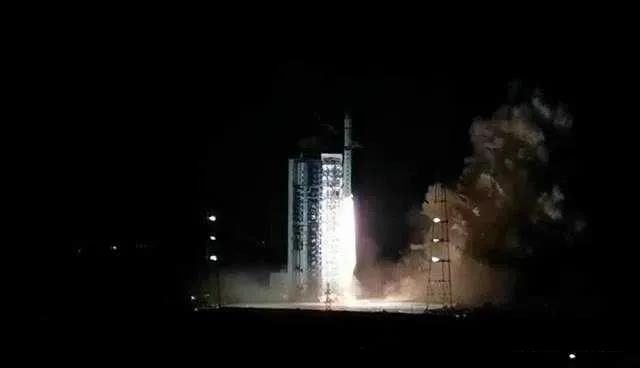 最新！金紫荊衛(wèi)星二號發(fā)射成功，順利入軌